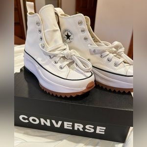 Converse Run Star Hike Platform/ BRAND NEW